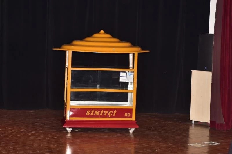 Büyükşehir’den engelli vatandaşlara ekmek teknesi: Simit camekanı
