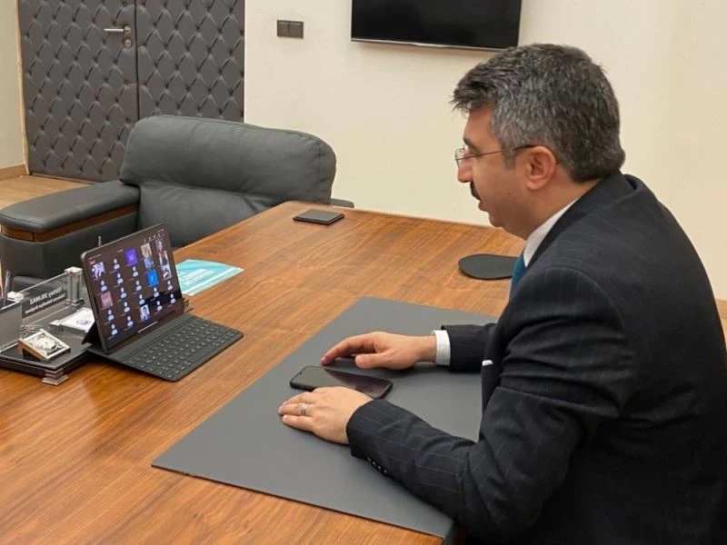 Yıldırımlı genç dimağlara entelektüel eğitim
