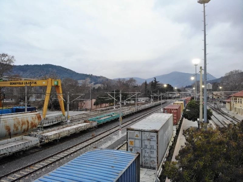 Çin’e gidecek 42 vagon ve 42 konteynerlik ihracat treni havadan görüntülendi
