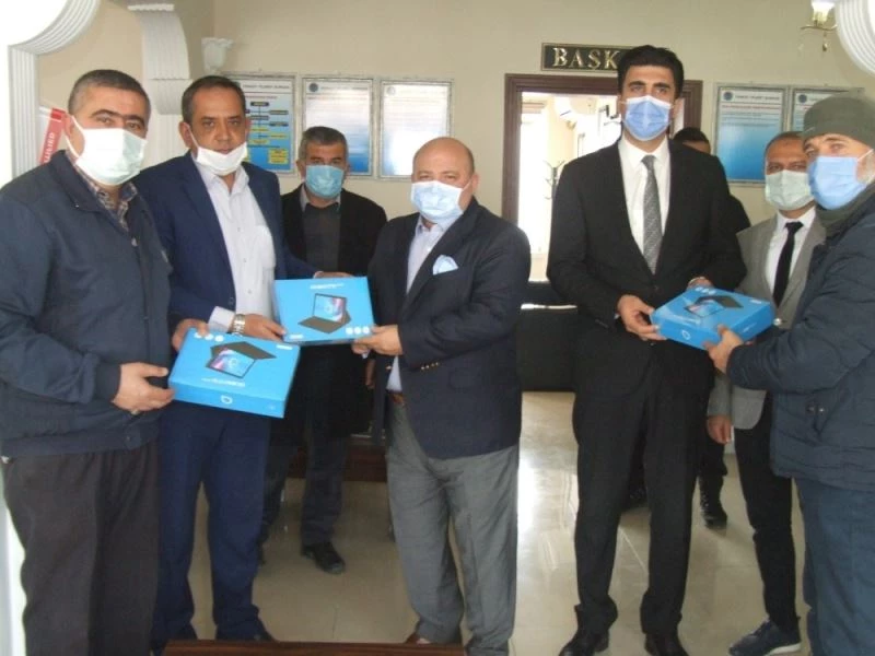 Yerköy Ticaret Borsası’ndan 55 öğrenciye tablet
