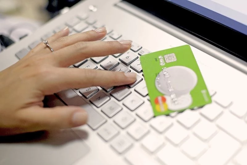 İnternetten alışverişlerde tüketicilere açık rıza şartı uyarısı
