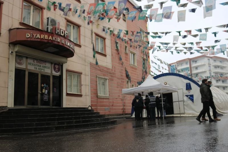 HDP önündeki ailelerin evlat nöbeti 477’inci gününde
