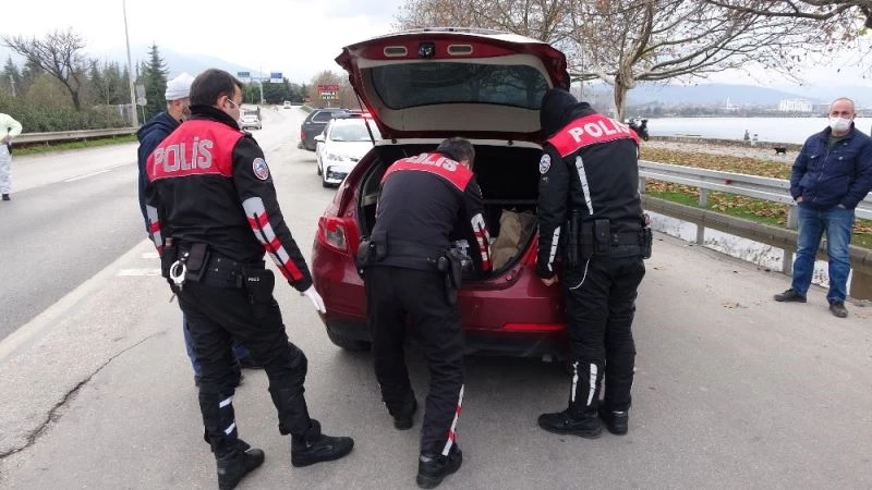 Yunus Timlerinin yaptığı denetimlerde uyuşturucu madde ele geçirildi
