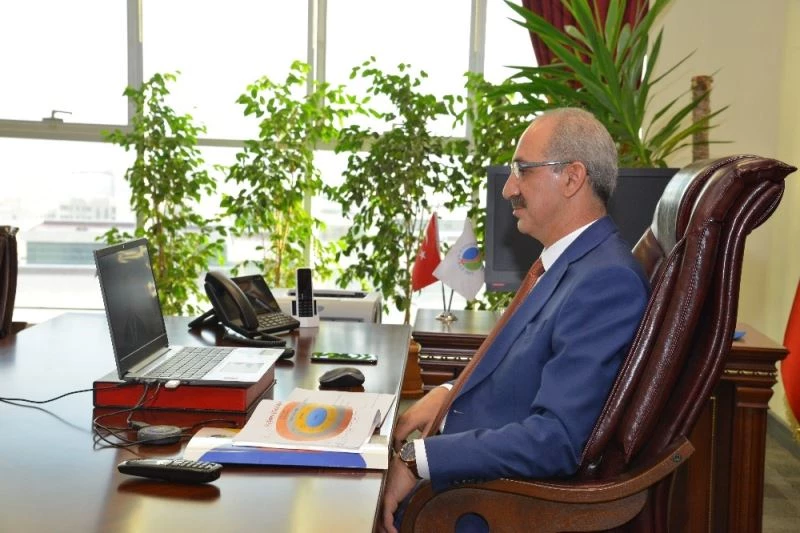 Rektör Karakaya, “Dünya liderlik” çalıştayına katıldı
