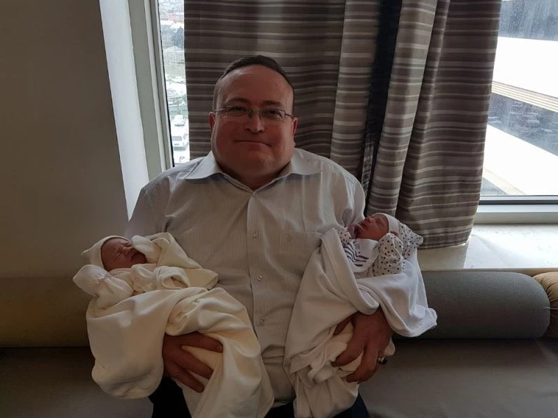 ’Sağlıkçıları sevin’ diyen doktor da virüs kurbanı oldu
