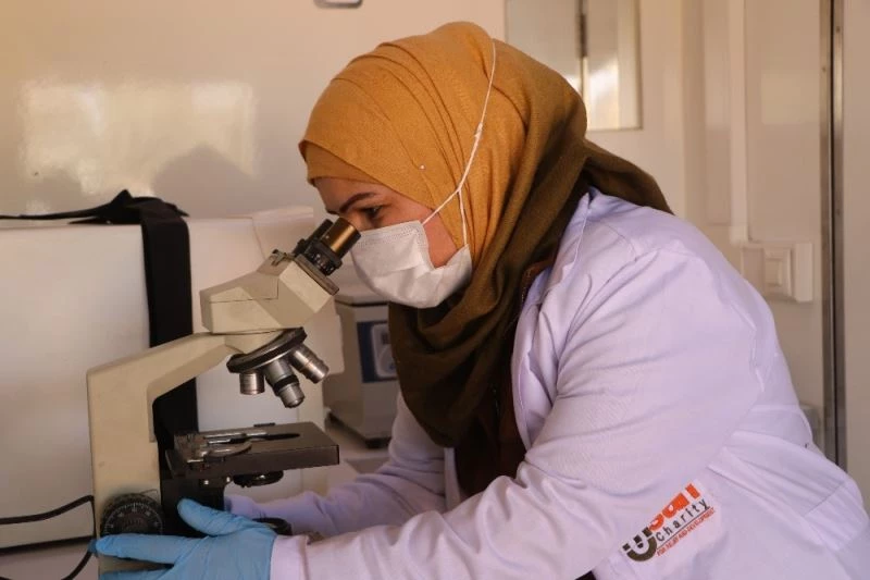 Suriye’de 4 bin çocuğa mont ve çizme dağıtıldı
