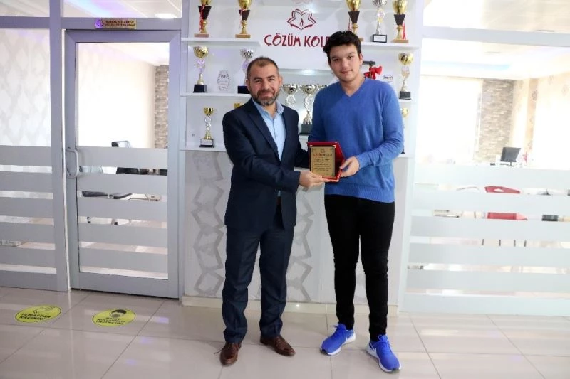 Sağlık çalışanlarının sorunlarını kısa filmle anlattı
