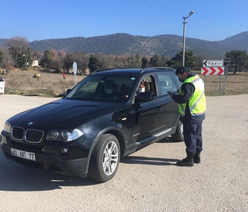Jandarmanın trafik denetiminde sürücülere 25 bin 246 TL ceza
