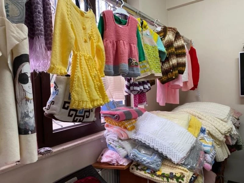 El emeği göz nuru işlemeleri satışa sunuluyor
