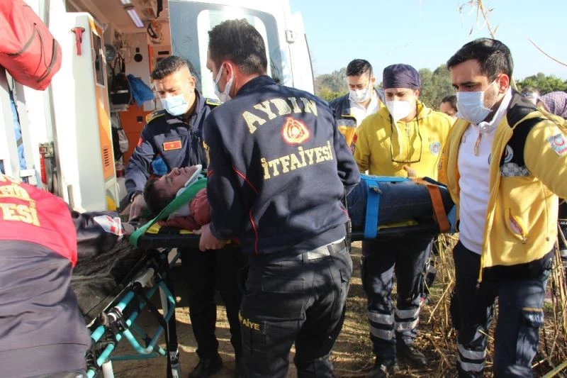 Tarlada çalışan çiftçi, Mergen çayına uçan sürücünün hayatını kurtardı
