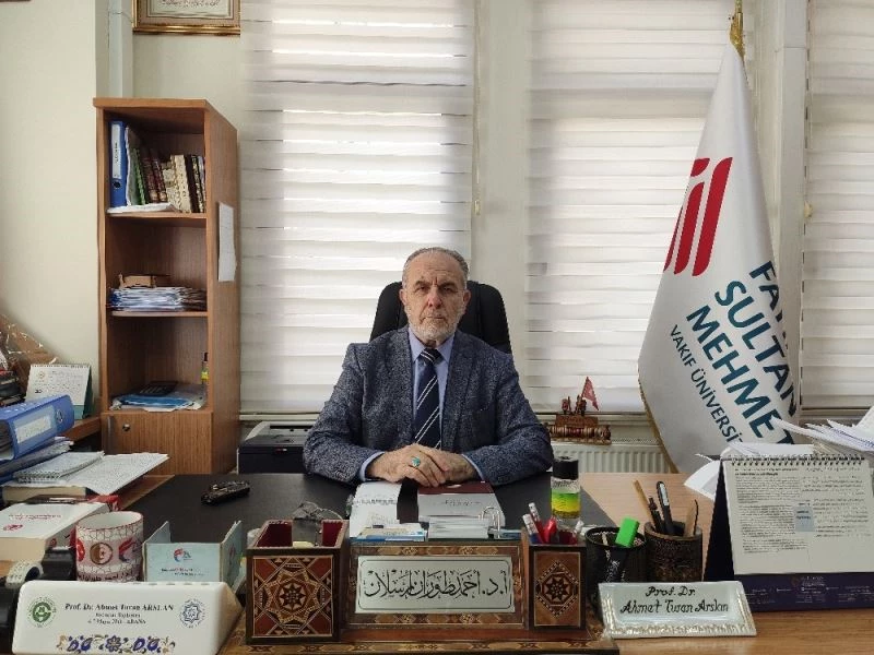 İBB’nin Şeb’i Arus etkinliğini değerlendiren Prof. Turan: “Halkın dini inançları ve gelenekleriyle oynamamalıdır”
