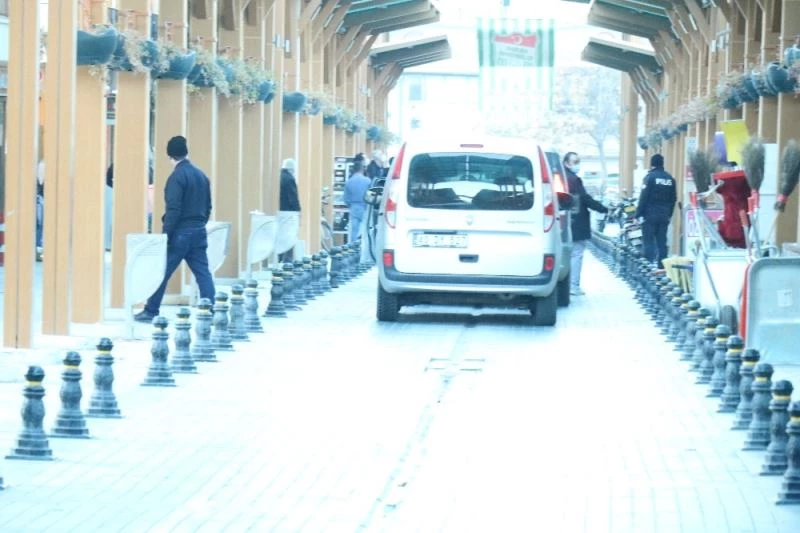 Tente üzerinde intihara teşebbüs eden şahsı polis ikna etti
