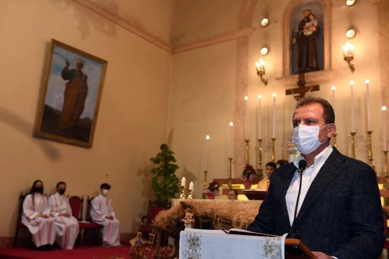 Başkan Seçer Noel ayinine katıldı
