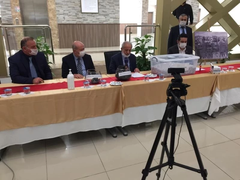 Harran Üniversitesi noter huzurunda personel alımı gerçekleştirdi
