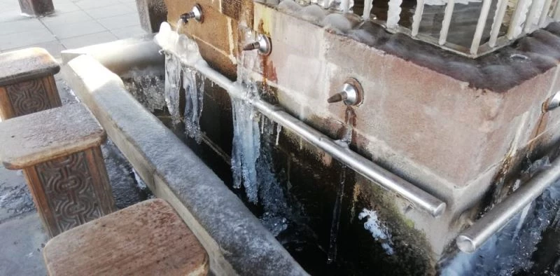 Erzurum’da şadırvanlar buz tuttu

