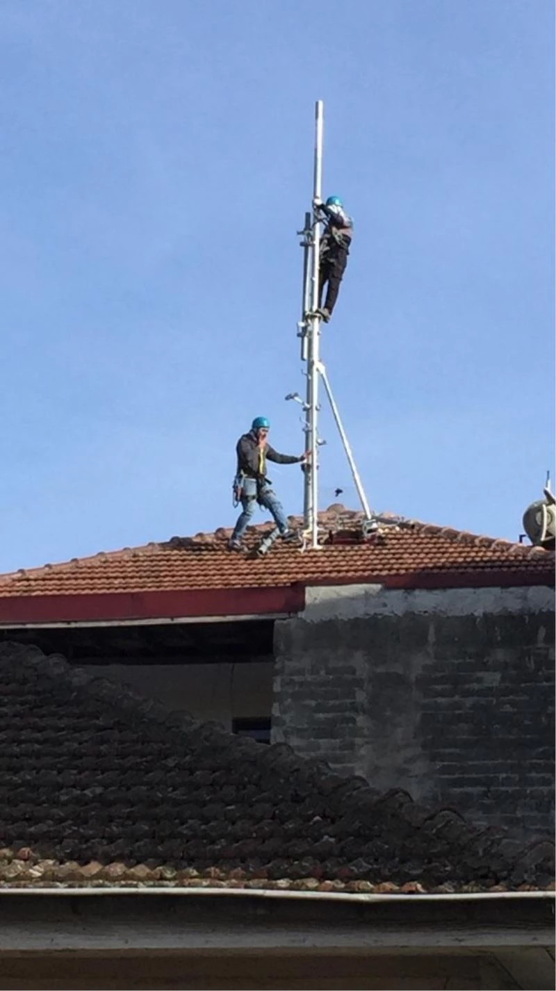 Gelen tepkilere rağmen ev benim dedi baz istasyonun kurulmasına izin verdi
