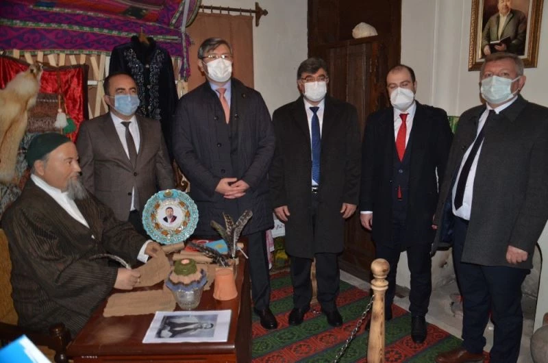 İskilip Belediyesi tarafından oluşturulan Abay Kunanbay oda ve parkı açıldı
