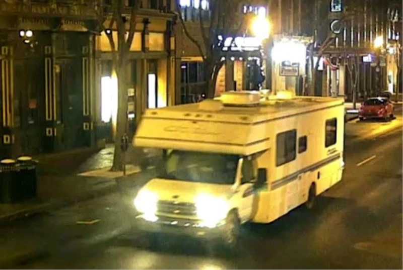 ABD polisi patlayan aracın fotoğrafını paylaşarak halktan yardım istedi
