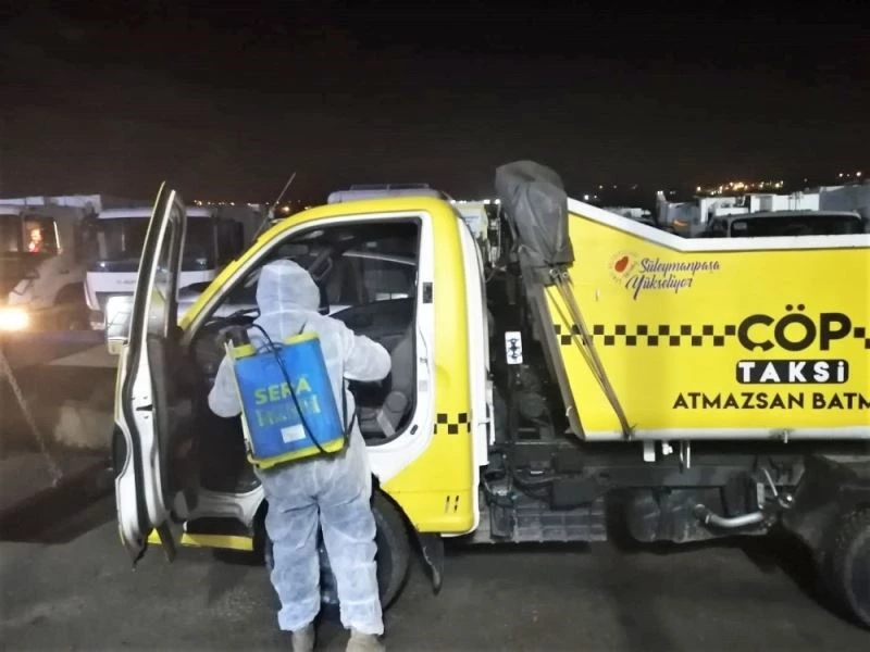 Çöp konteynerleri ve toplama araçları her gün arındırılıyor
