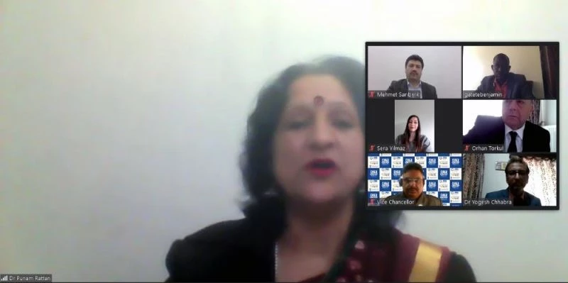 SUBÜ Rektörü Sarıbıyık: “Eğitim modelimiz kadın istihdamı için avantaj”
