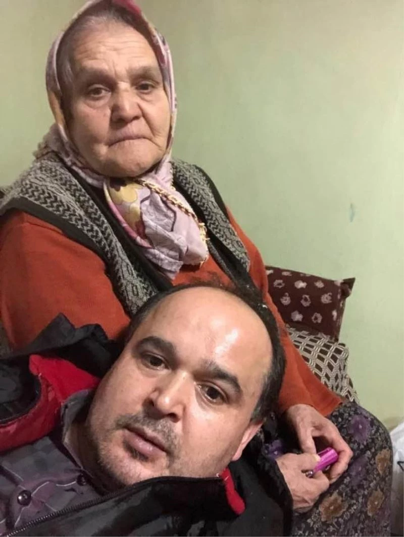 Anne ve oğlu karbonmonoksit gazından zehirlendiler
