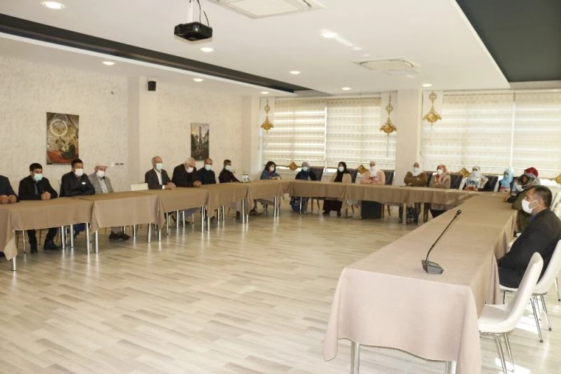 Evlat nöbetindeki aileler HDP’li vekillerin Demirtaş açıklamalarına tepki gösterdi
