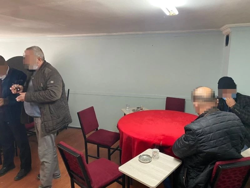 Okey salonunda iskambil pahalıya patladı
