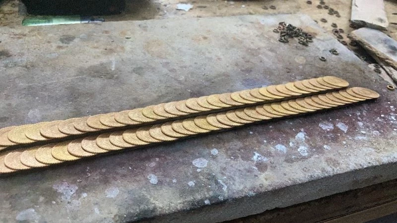 Altınların gramlarıyla oynamak için atölye kurmuşlar
