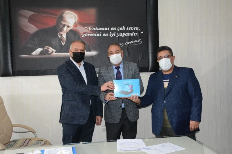 TATSO’dan öğrencilere tablet desteği

