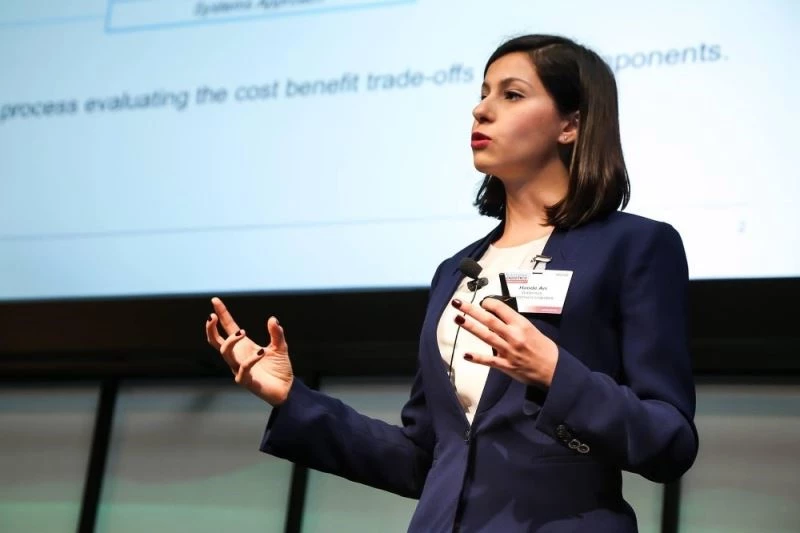 İzmir Ekonomili Hande Arı, Türkiye’nin ilk 10’unda
