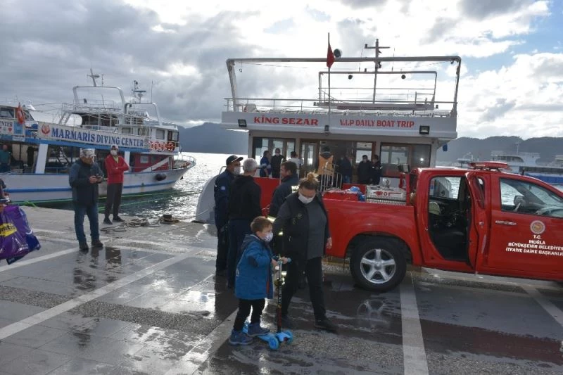 Gezi teknesindeki yangın büyümeden söndürüldü

