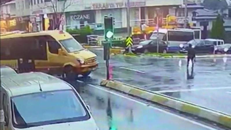 (Özel) Kadının kulağının koptuğu minibüs dehşeti kamerada
