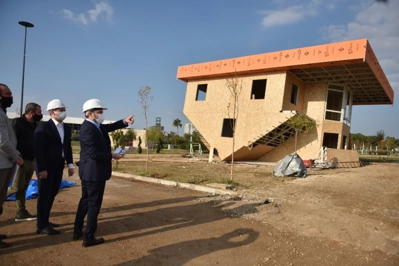 Bu ev ziyaretçilerin başını döndürecek
