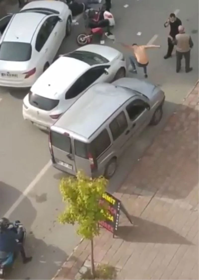 Yakının kazada yaralandığını gören genci kimse sakinleştiremedi
