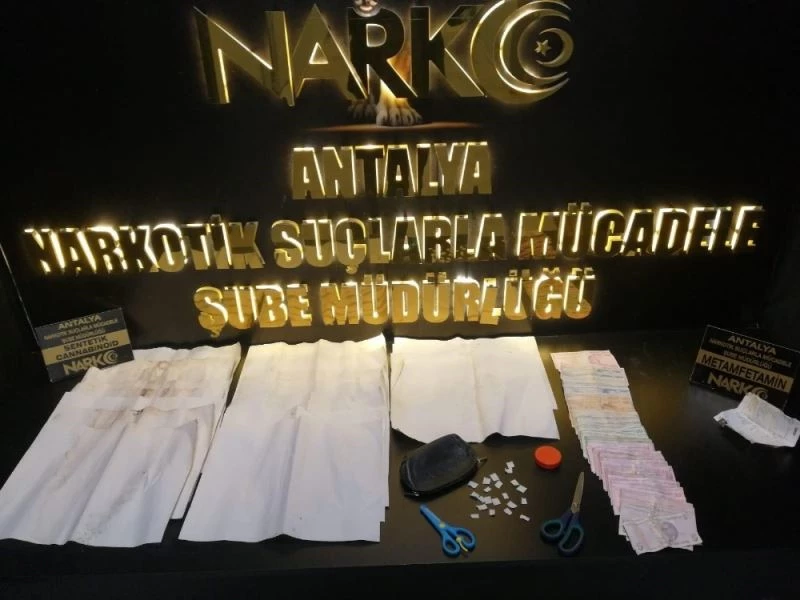 Kağıda emdirilmiş çok miktarda bonzai ele geçirildi
