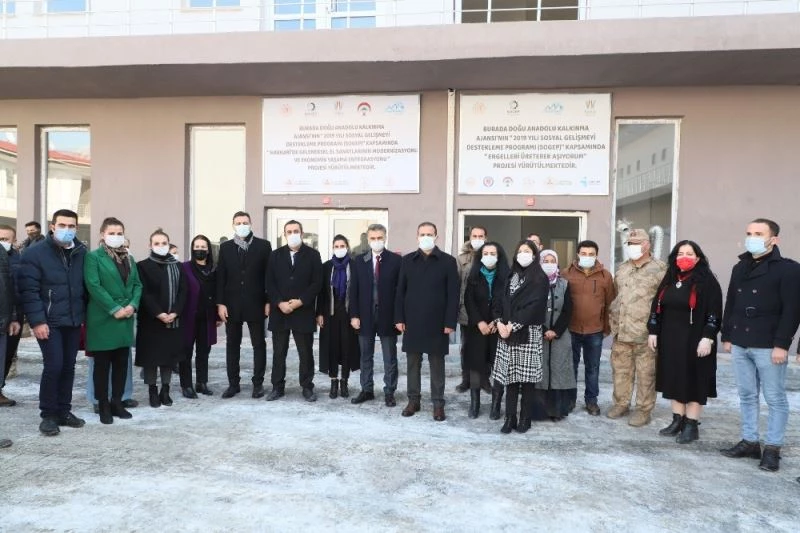 Vali Akbıyık SOGEP atölyesini ziyaret etti
