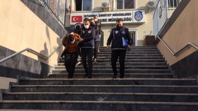 İnternetten buldukları perdeciler soyguncu çıktı
