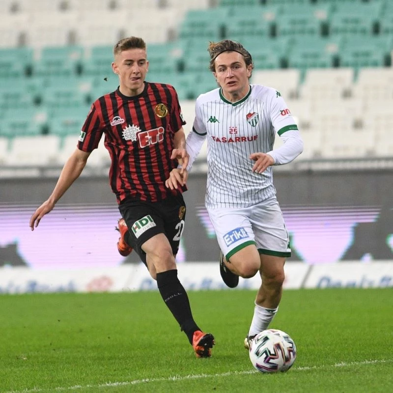 Bursasporlu futbolcular değerine değer kattı - Burak Kapacak ve Ali Akman, TFF 1.Lig’in en değerli isimleri oldu
