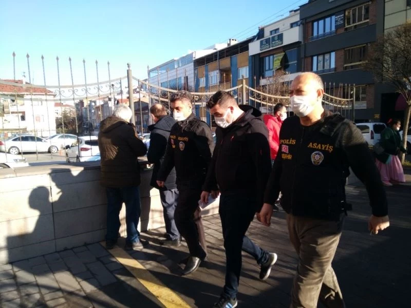 Aracını satan 6 kişiyi EFT yoluyla dolandıran şüpheli yakalandı
