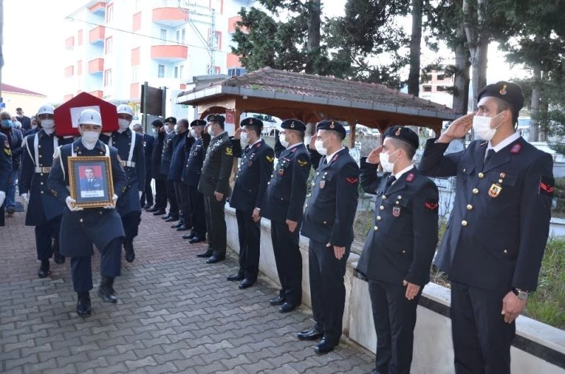 Kıbrıs gazisi emekli general son yolculuğuna uğurlandı
