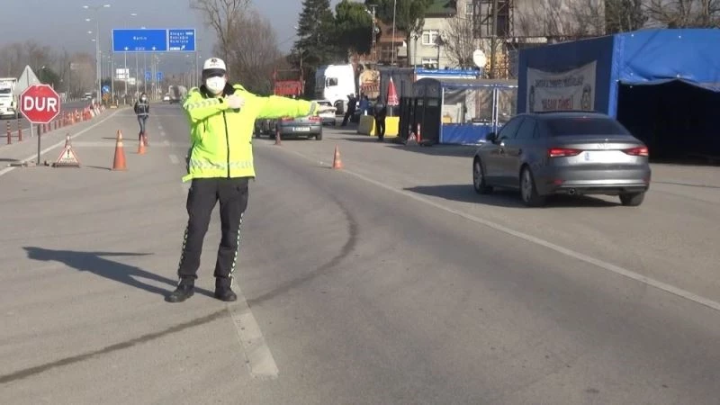 Bartın’da İl dışından gelenlere PCR testi uygulanıyor
