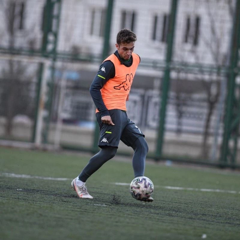 Bursaspor sentetik çimde çalıştı
