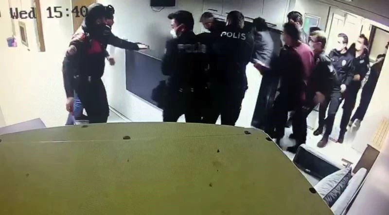 Şişli’de hemşirenin rehin alındığı anların görüntüleri ortaya çıktı
