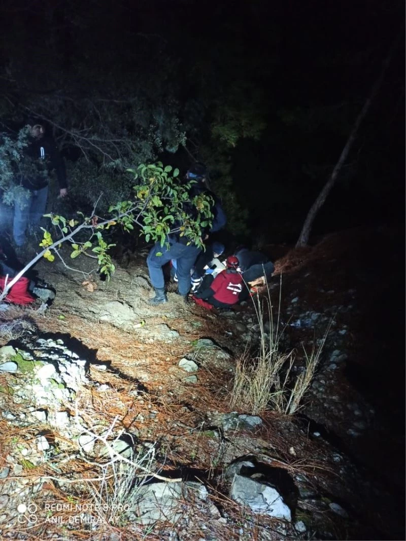 Kaçak avcıları yakaladıktan sonra dönüş yolunda uçuruma yuvarlandı
