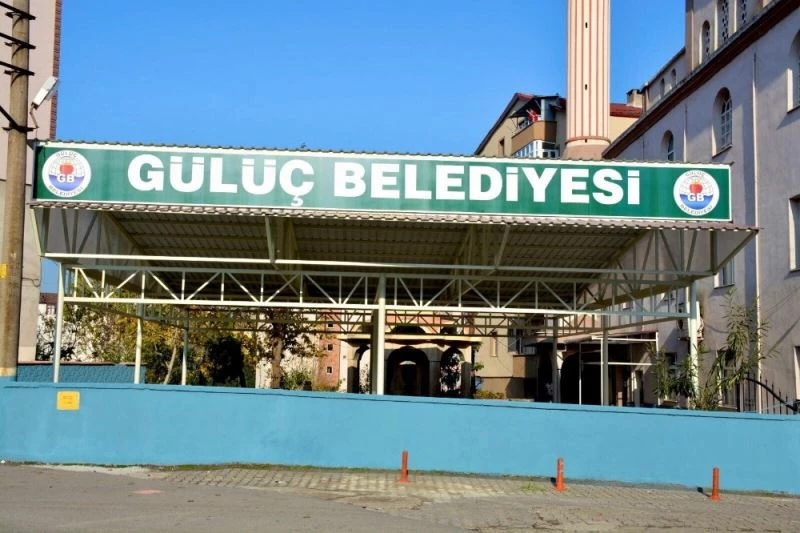 Gülüç Belediyesi cami cemaati için sundurma yaptı
