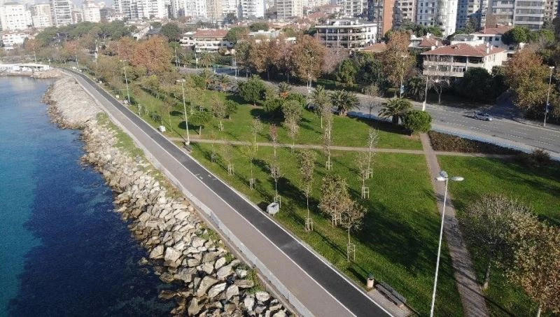 Kısıtlama sonrası Caddebostan Sahili ıssız kaldı
