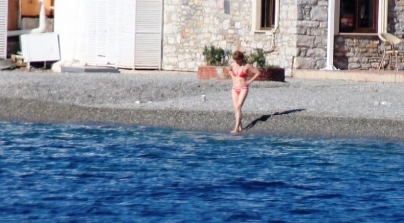 Yasak bile denize girmelerine engel olamadı
