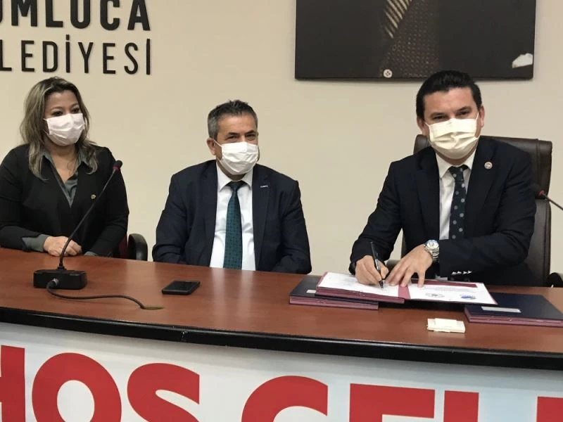 Kumluca Belediyesi’nde memurlara sözleşme  morali
