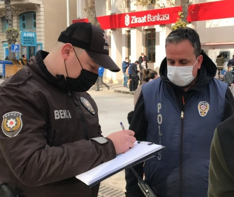 Bilecik’te kısıtlamalara uymayan 14 kişiye 44 bin 100 TL para cezası yazıldı
