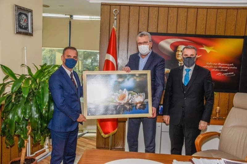 Gençlik merkezi kütüphanesi tam teşekküllü hizmet verecek
